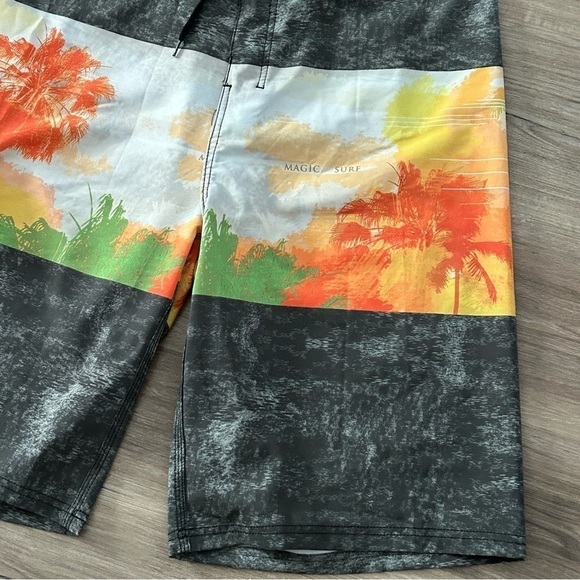 Wailoa Mahalo Palm Tree Graphic Board Shorts Swim Trunk Men Size 36 - Picture 4 of 8